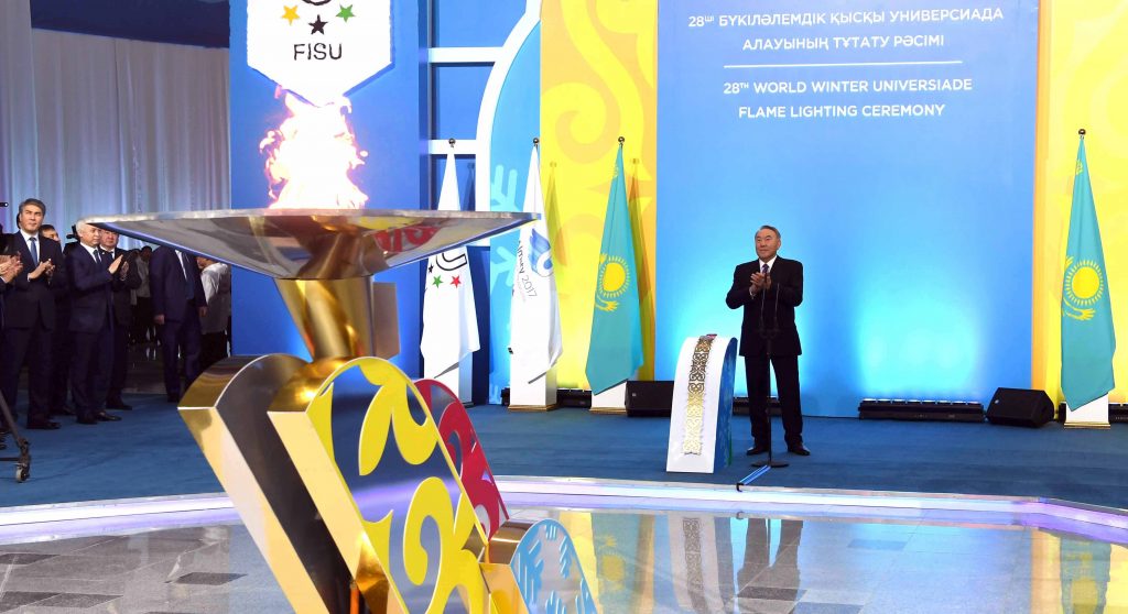 Церемония зажжения огня 28-й Всемирной зимней Универсиады-2017 в Астана