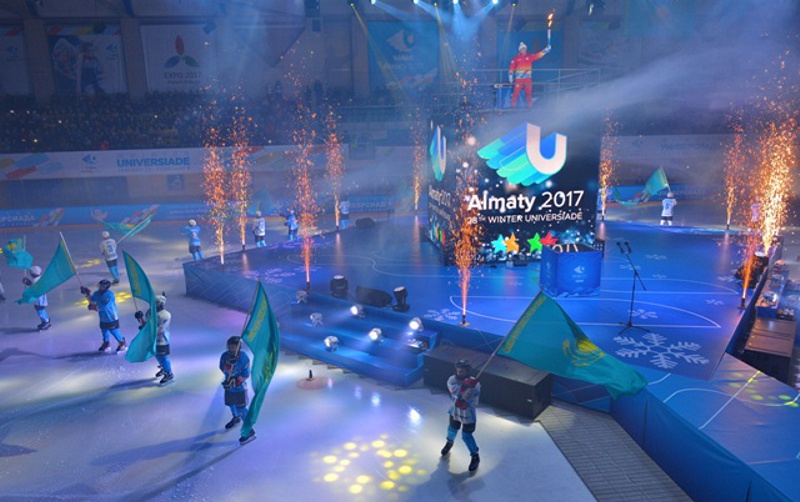Torchbearers in Pavlodar successfully held the Universiade torch relay